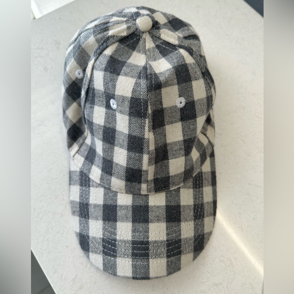 Chic Checkered Women's Cap in Grey and White